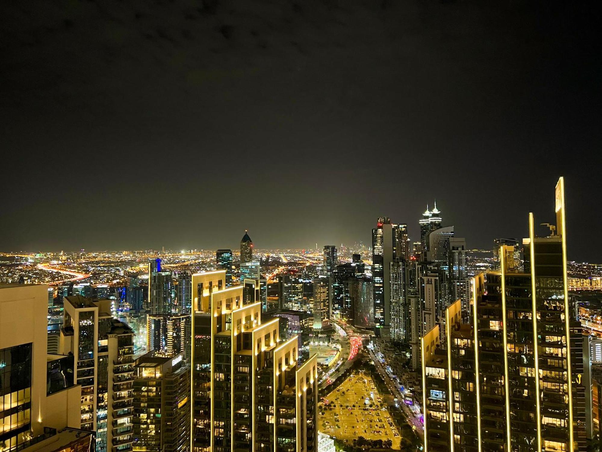 Downtown Luxury - Stunning Burj Khalifa & Sea View - 5 Minutes Walk To Dubai Mall Zewnętrze zdjęcie